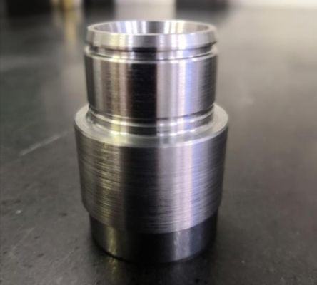 風変りな偏見の鋼鉄電動機HullofのためのCNCの精密オートバイの部品