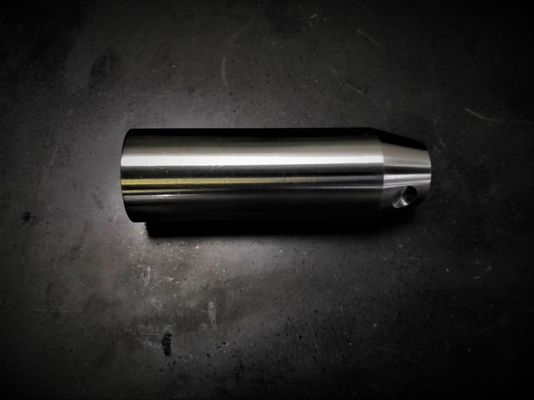 回る円錐シャフトの旋盤の精密黄銅は0.01mm - 0.05mmの許容を分けます