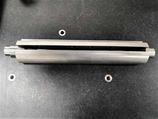 カスタマイズされたSUS304旋盤の機械化の糸CNCの回転部品