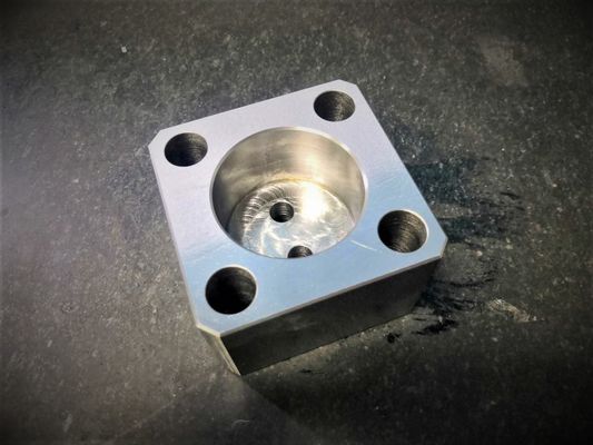 SKD11 Ra0.8 0.01mmの平坦の精密によって機械で造られる部品