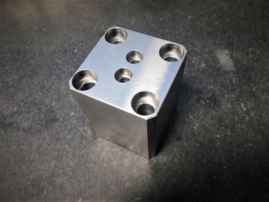 SKD11 Ra0.8 0.01mmの平坦の精密によって機械で造られる部品