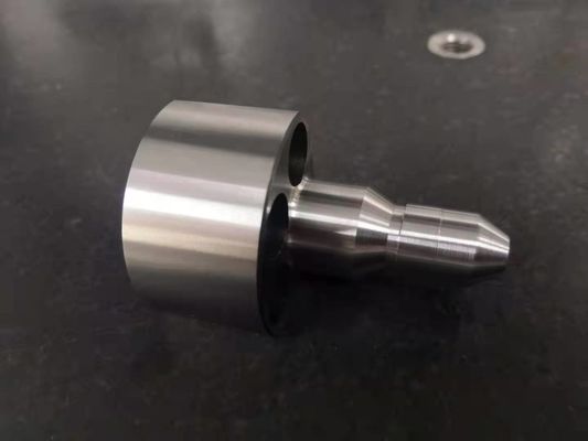 熱処理HRC60 Ra0.6の同心性0.005mmの精密によって機械で造られる部品